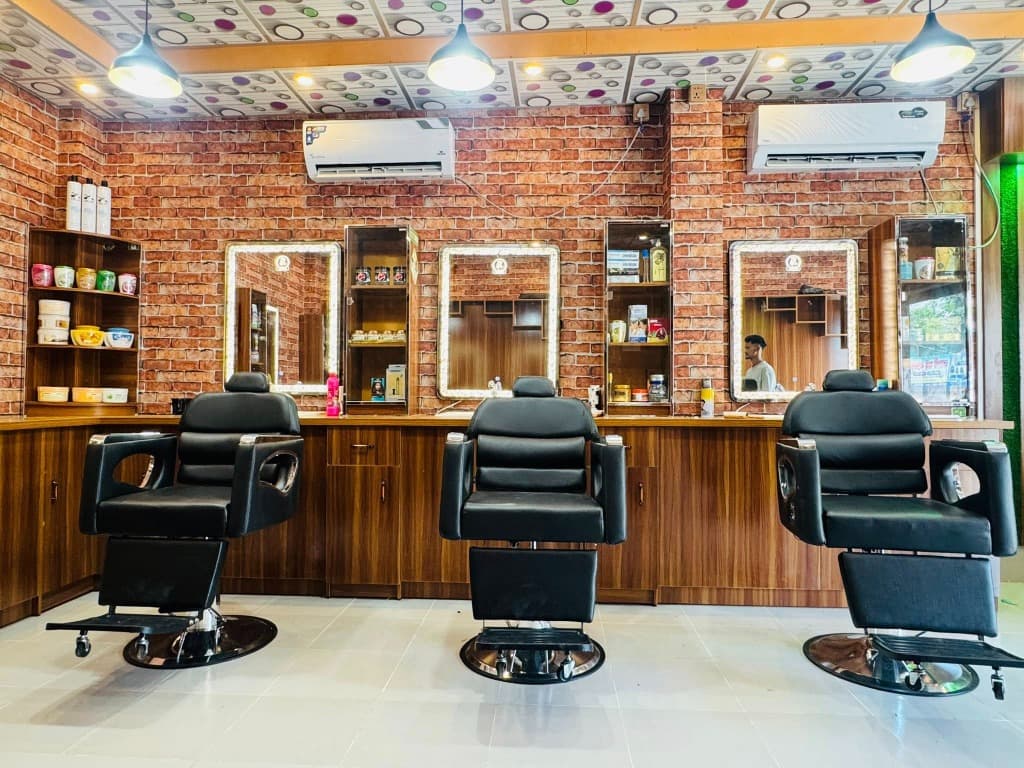 LOOKX Gents Parlour interior with leather barber chairs